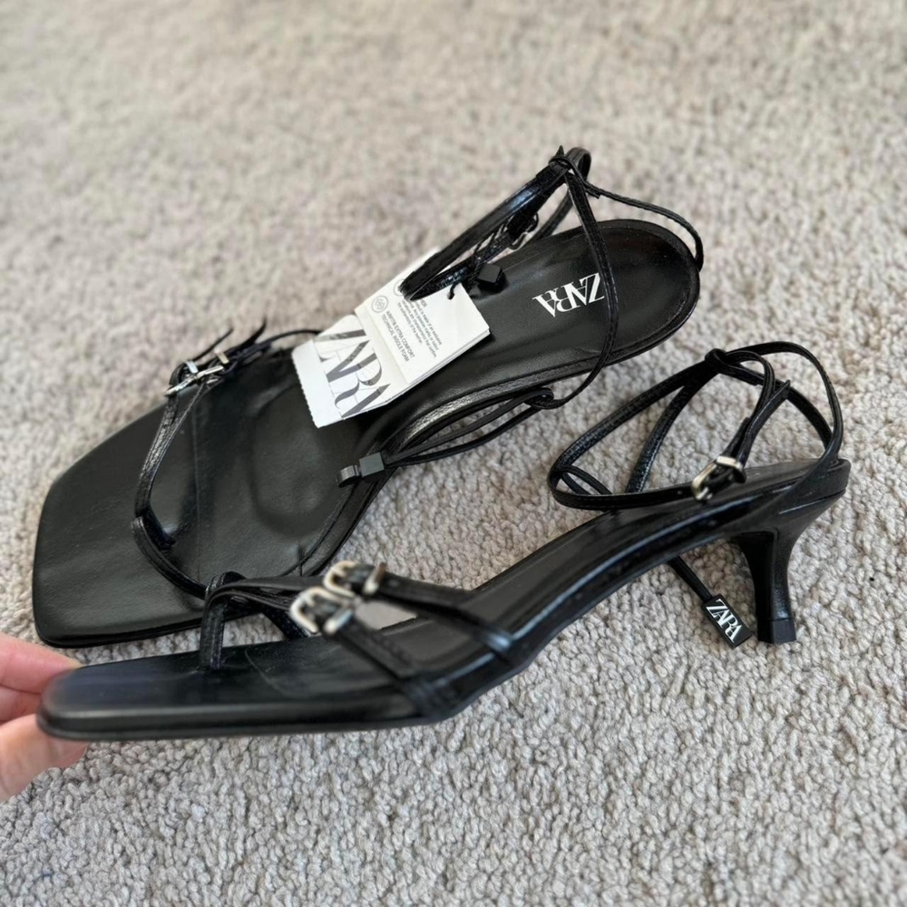 Zara Black Buckled Strappy Leather Square Toe Sandals